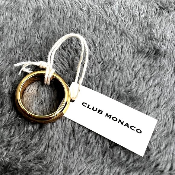 Club Monaco Ring Gold Tone Band size 5 Signed Logo NWT - Picture 1 of 6